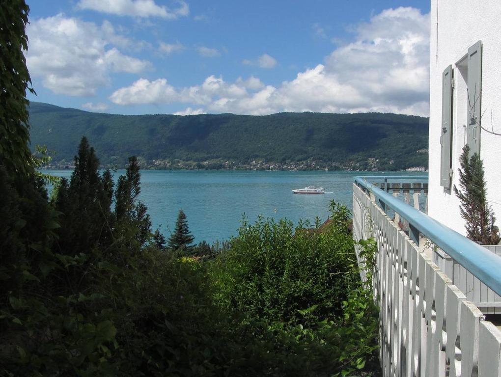 וויריר-דו-לאק Villa Le Lac Cottage Au Bord Du Lac D'Annecy - Chambre Chez L'Habitant - Les Terrasses Du Lac מראה חיצוני תמונה