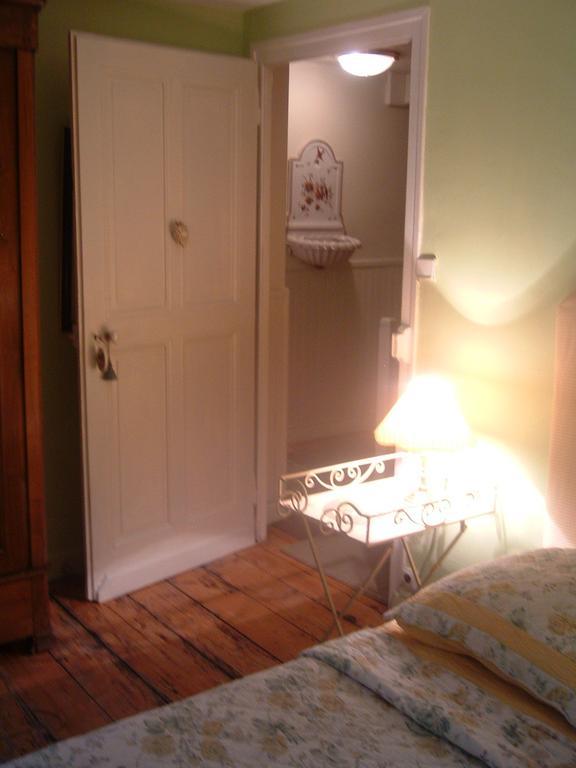 וויריר-דו-לאק Villa Le Lac Cottage Au Bord Du Lac D'Annecy - Chambre Chez L'Habitant - Les Terrasses Du Lac מראה חיצוני תמונה